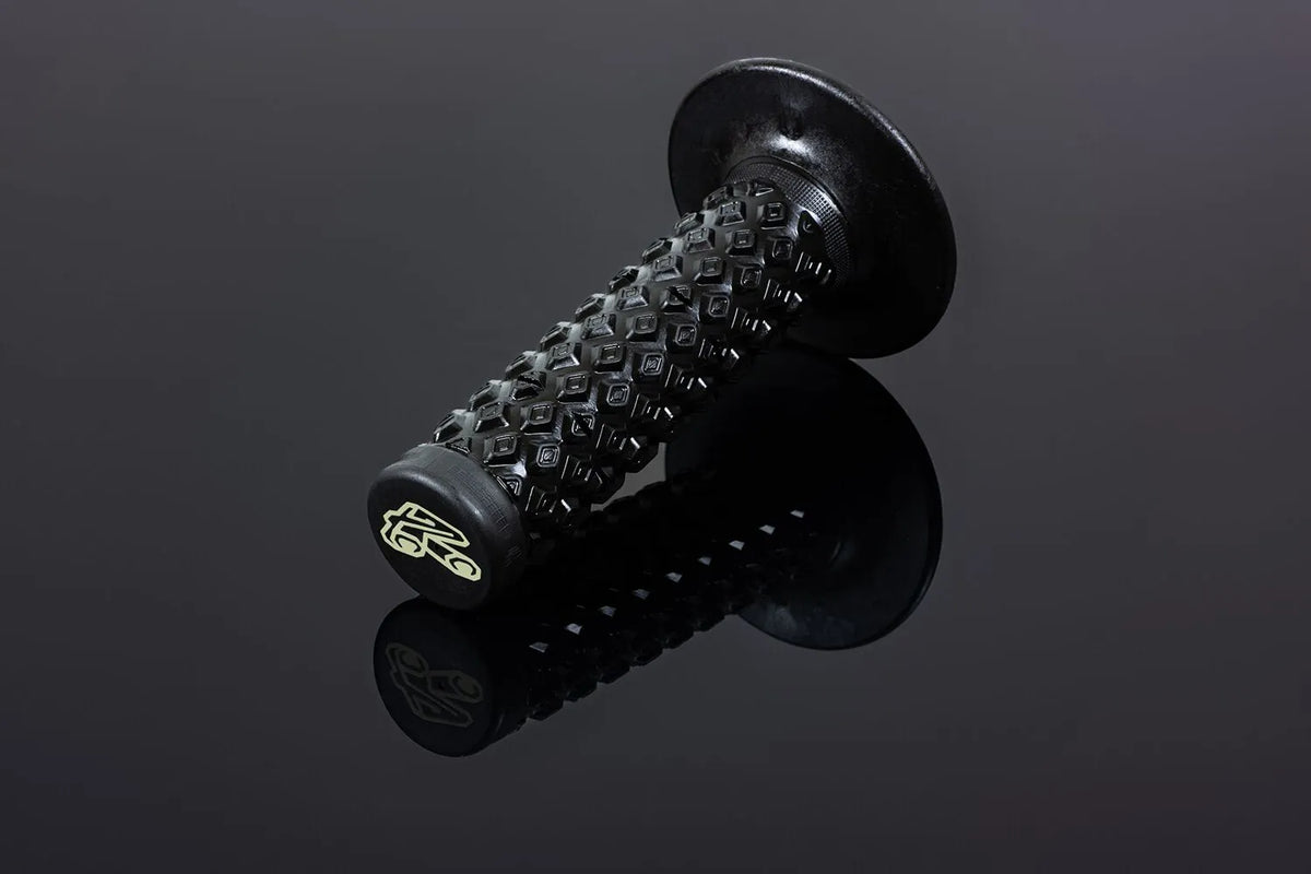 Renthal MX R-Works Aramid Comfort Dual Grips Handtag - PE06303191 bild 2 PMIMAGE:95C9473B1112393F7B3F