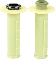 RENTHAL MX R-Works Lock-On Grepp Half Waffle Aramid - PE06303222 bild 1 PMIMAGE:89FA7FE02DA696467B1A