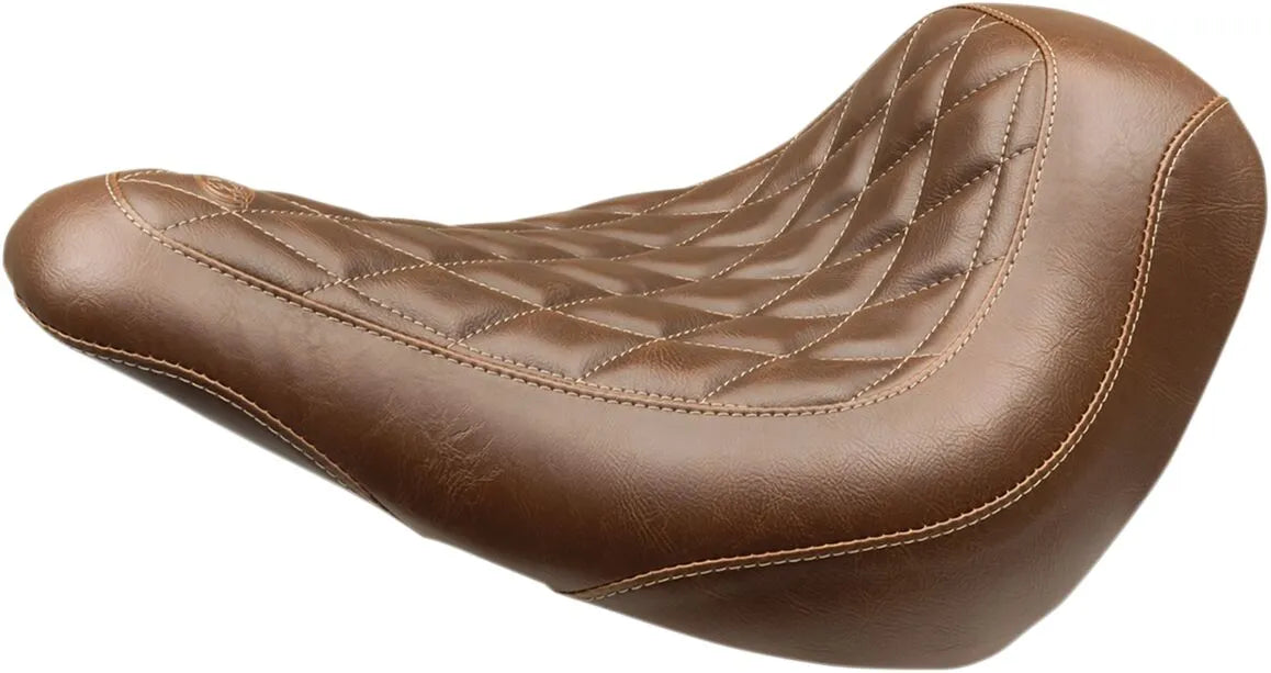 Mustang Wide Tripper™ Solo Seat Sadlar Harley Softail - PE08021246 bild 1 PMIMAGE:3C1D41094A11F9FA77CF