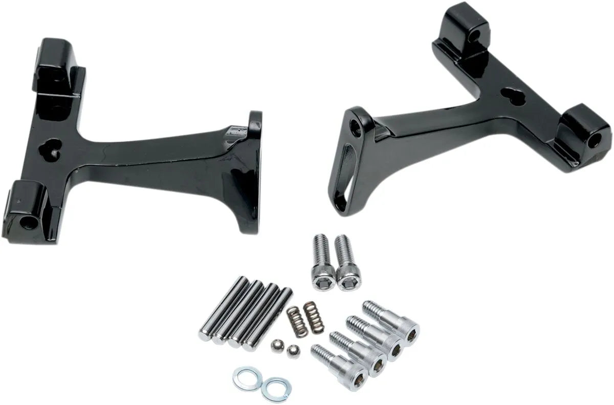 Drag Specialties Passenger Floorboard Mounts for Dressers Fotplattor & delar - PE16210393 bild 1 PMIMAGE:6037EBD07C943EE3B351