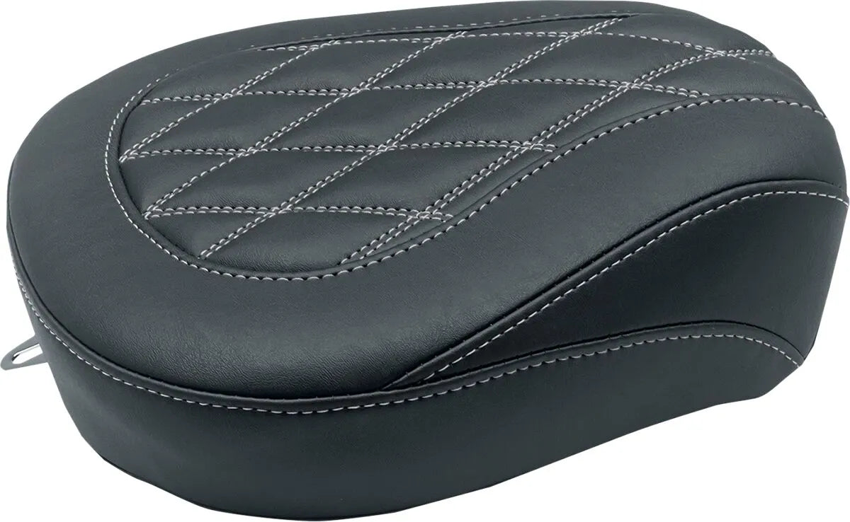 Mustang Wide Tripper™ Passenger Seat For Harley-Davidson Sadlar Harley Touring - PE08011380 bild 1 PMIMAGE:A9C0CECE15B51E31A0F5