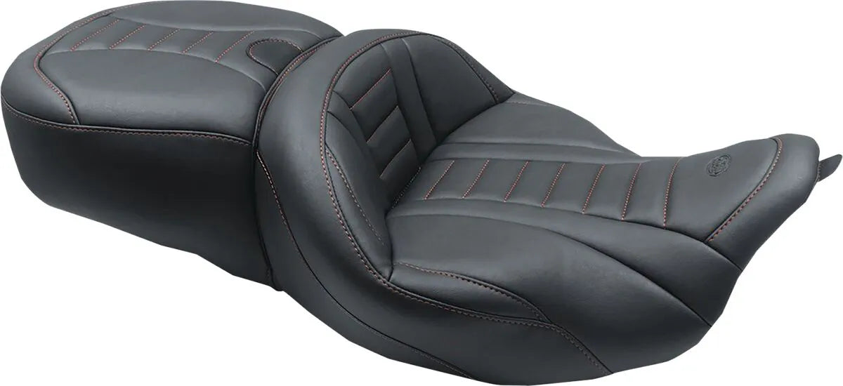Mustang One-Piece Deluxe Touring Seat with Removable Backrest Option Sadlar Harley Touring - PE08011374 bild 1 PMIMAGE:BC65AD8BAEB8A078919B