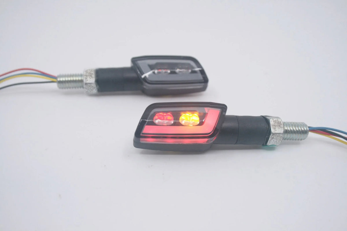 PARTS EUROPE LED-bakljus med blinkers - PE20202198 bild 1 PMIMAGE:5FE89FBF2E5D3EEAA15C