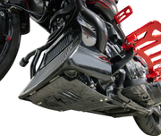 Thrashin Supply Co Forged Carbon Fiber Skid Plate Motorskydd - PE05062532 bild 5 PMIMAGE:6770C61B34F0BF602DEC