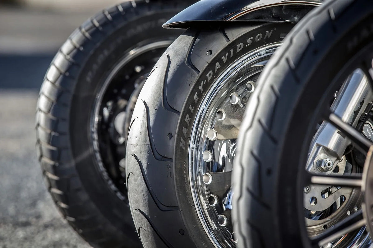 MICHELIN Scorcher 11F 120/70 ZR 18 Motorcykeldäck Fram - PE03030211 bild 3 PMIMAGE:5126541F895F94E29025