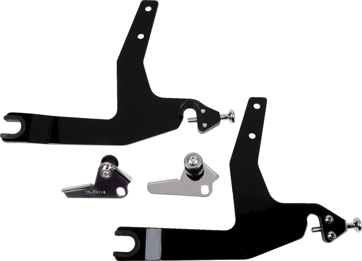 Cobra Detachable Backrest Kit Sissybars - PE15010572 bild 3 PMIMAGE:FAA1706A27307BC2FE22