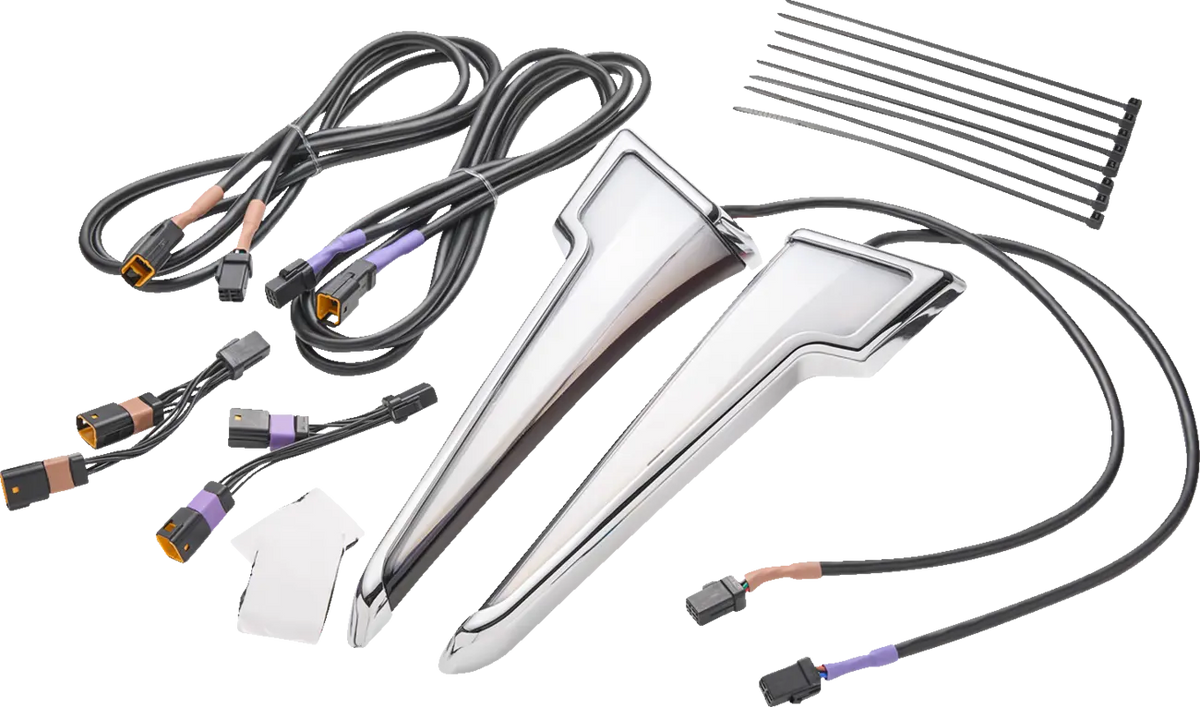 CIRO Quill™ LED Fairing Lights med T-signal för Street Glide krom - PE20403431 bild 1 PMIMAGE:0CCD1116E09B55897079