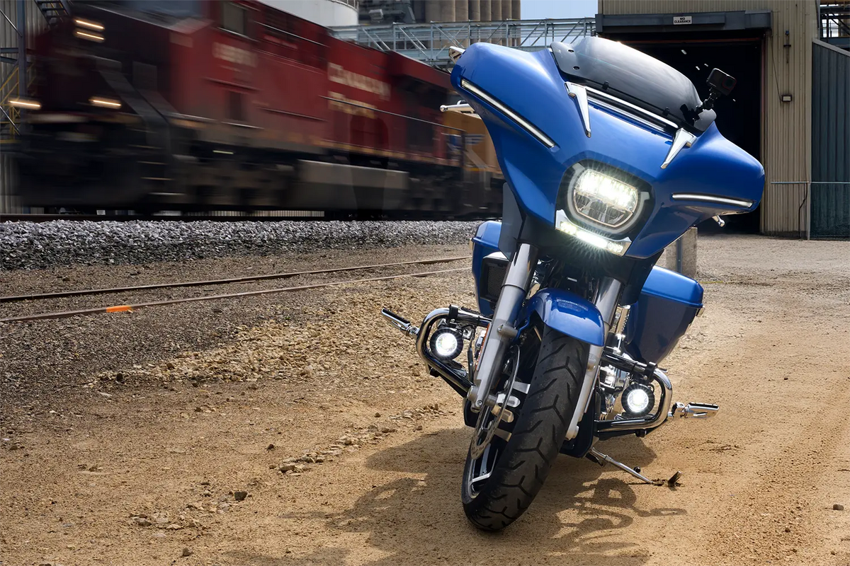 CIRO Quill™ LED Fairing Lights med T-signal för Street Glide krom - PE20403431 bild 4 PMIMAGE:F3CBE8600DD48F387CA8