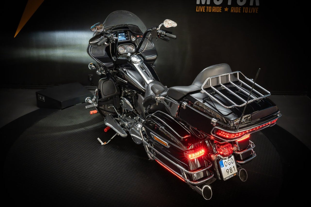 Harley-Davidson Road Glide Ultra Jekill & Hyde Steg 4 OGO981 – bild 5