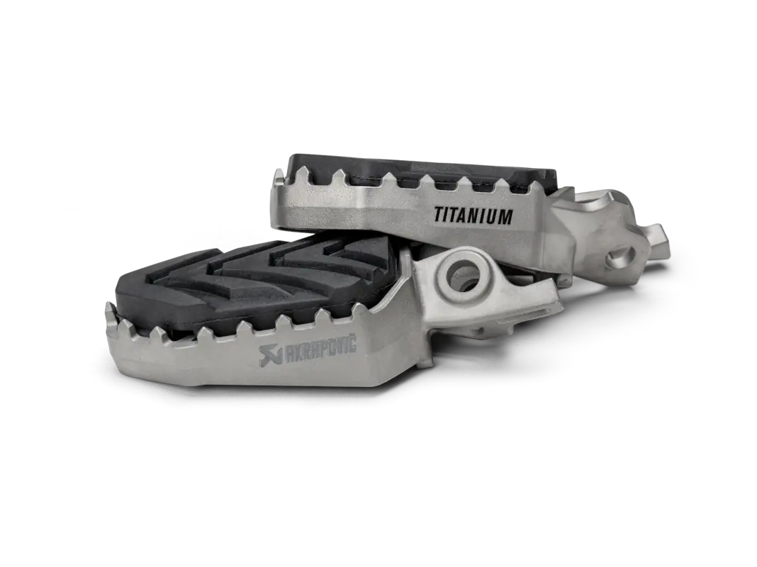 AKRAPOVIC Titanium fotpinnar för Honda Africa Twin - PE16202792 bild 2 PMIMAGE:4A11DE63C347B294A4AC