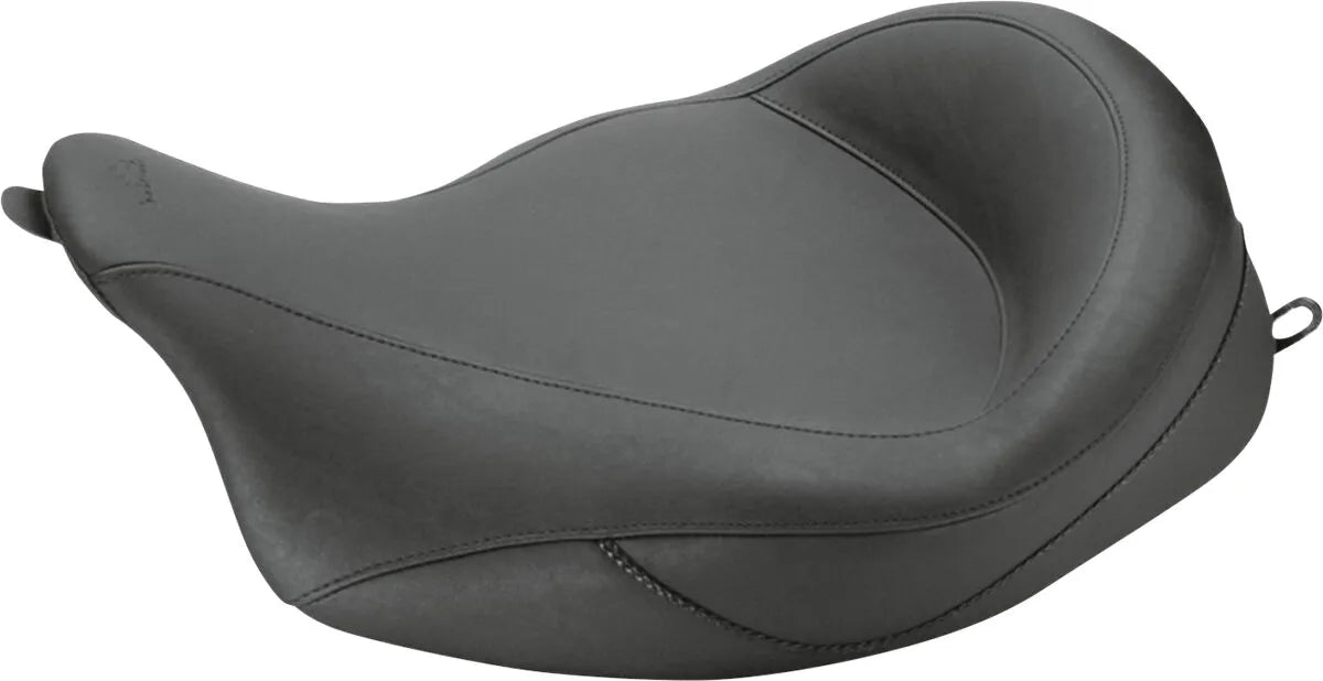Mustang Super Wide Solo Vinyl Seat Sadlar Harley Touring - PE08010547 bild 1 PMIMAGE:D7A26B07CDA0C1D2121A
