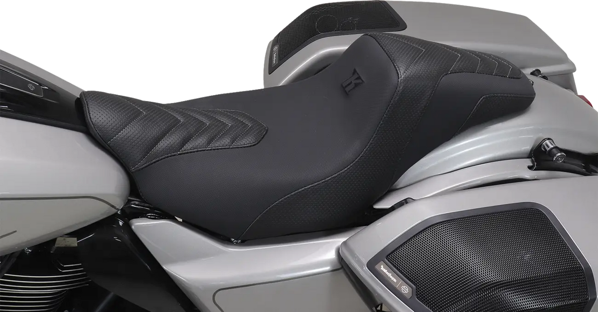 Mustang Kodlin Signature Series Squareback™ Seat Sadlar Harley Touring - PE08011902 bild 4 PMIMAGE:6526945114717E266739