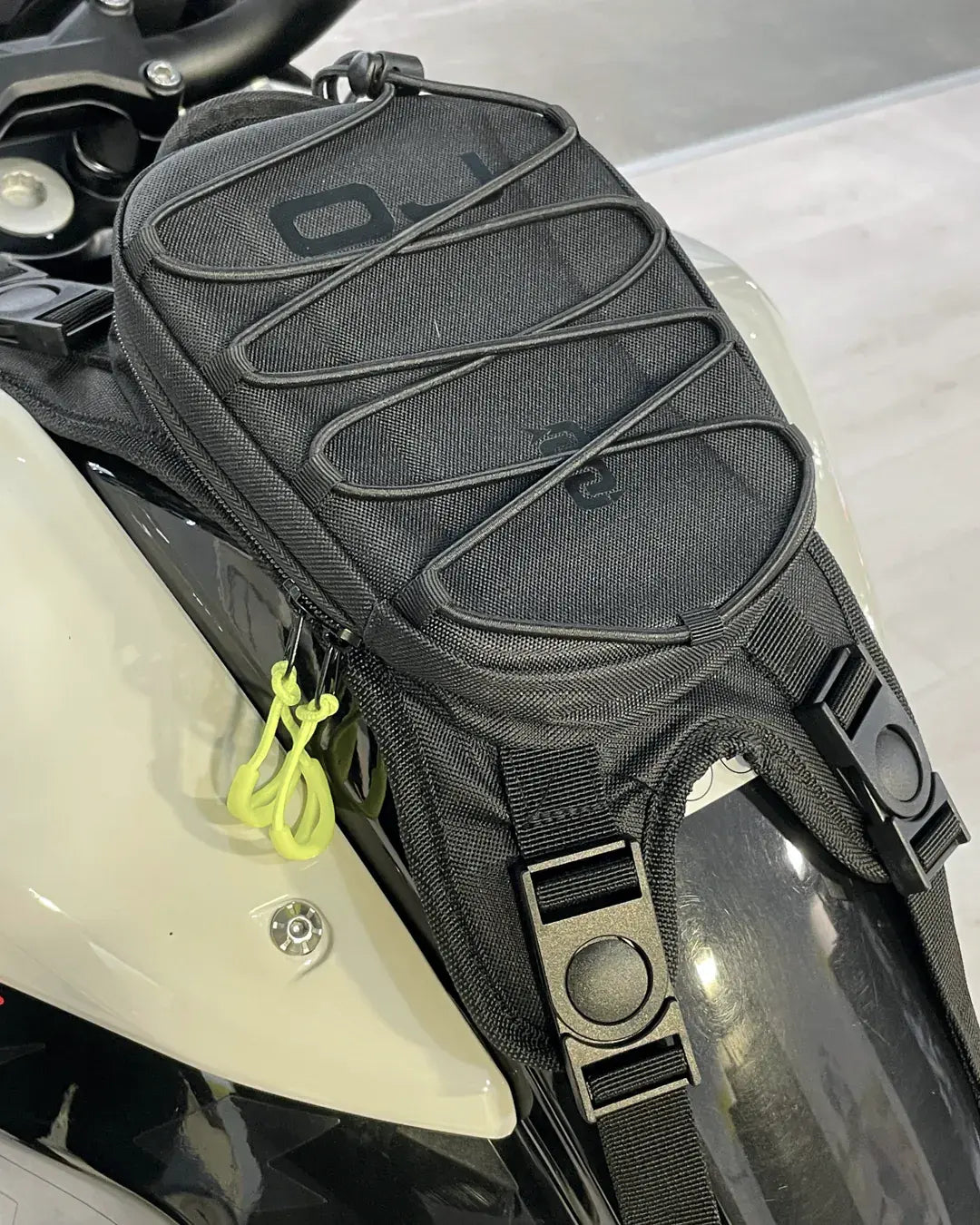 OJ ATMOSFERE METROPOLITANE Keen Tank Bag 1,5L - PE35020746 bild 3 PMIMAGE:14ACD5B8F48D672C35C0