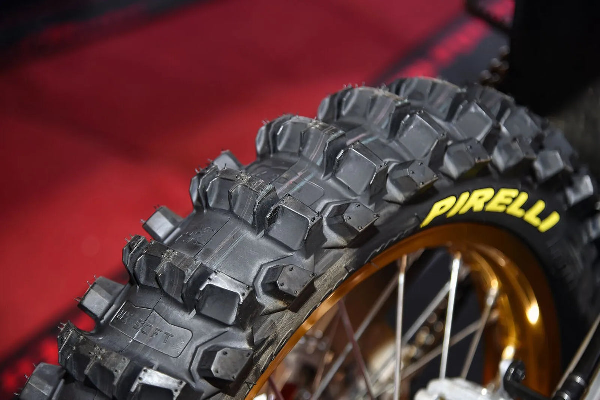 Pirelli Scorpion™ MX Soft Crossdäck bak - PE03130119 bild 5 PMIMAGE:AE08D0183F05BA7D3471