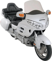 Memphis Shades Metric Gold Wing Windshield OEM Street - PE23120134 bild 2 PMIMAGE:900B759B3508EFD7C1C4