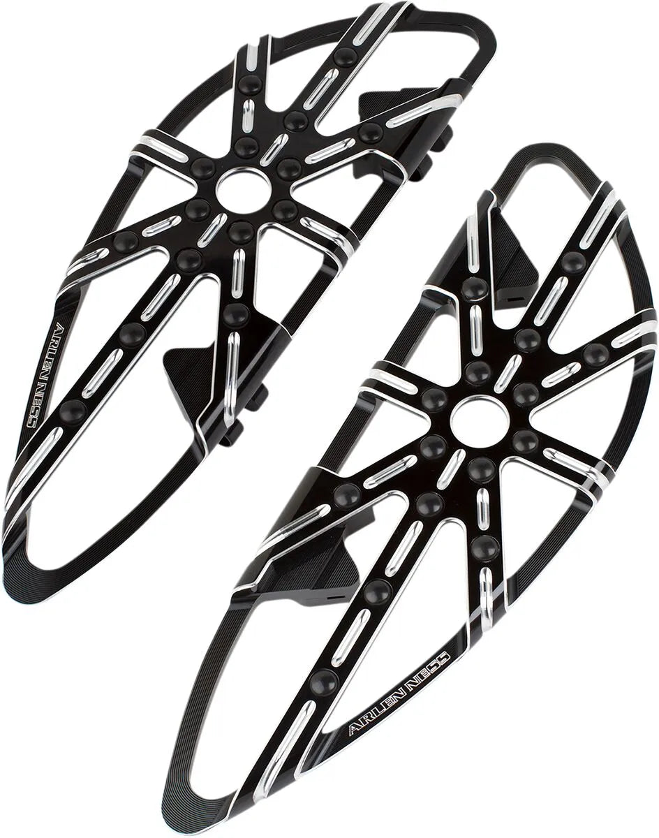 ARLEN NESS 10 Gauge Svart Golvplatta för Förare - PE16211010 bild 1 PMIMAGE:9351FDC685A839DE13E9