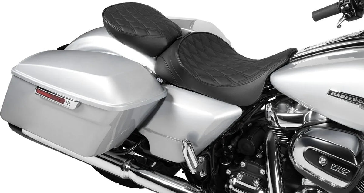Drag Specialties Seats Rear Solo Seat Sadlar Harley Touring - PE08011953 bild 3 PMIMAGE:DEB50B1D7E5AAC203AFA