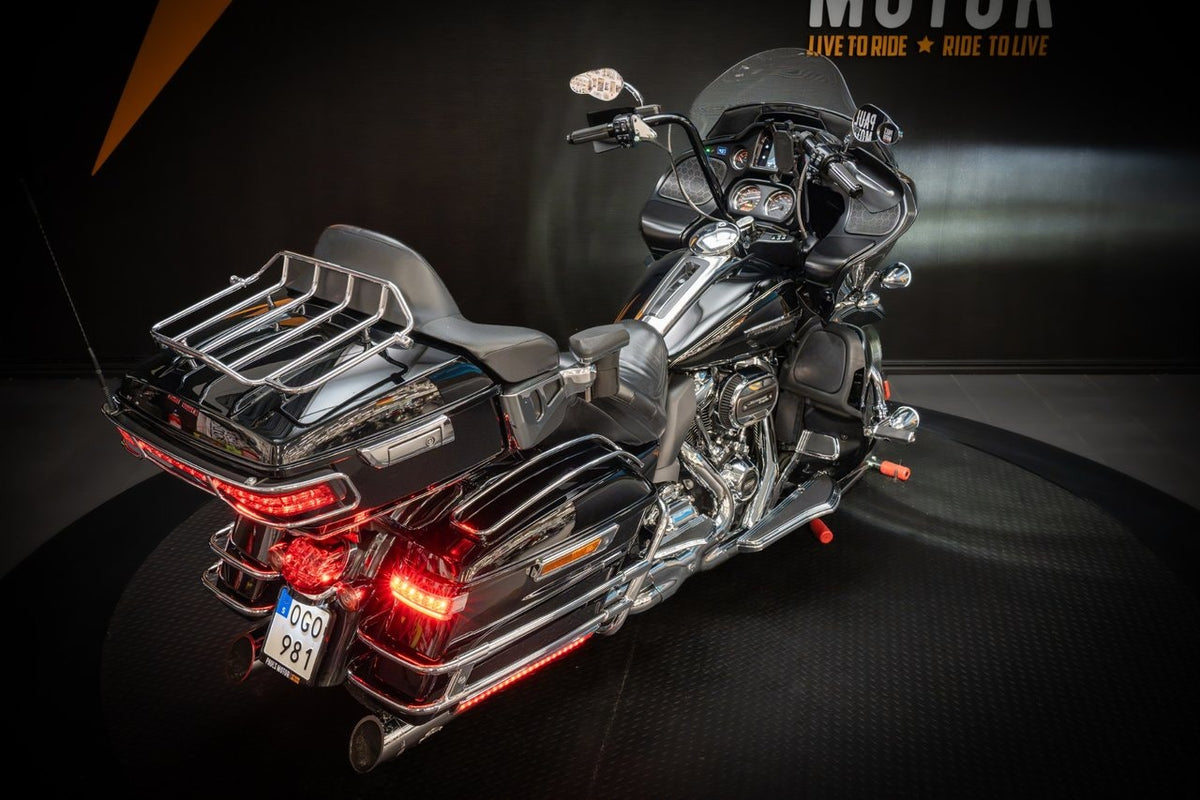 Harley-Davidson Road Glide Ultra Jekill & Hyde Steg 4 OGO981 – bild 3