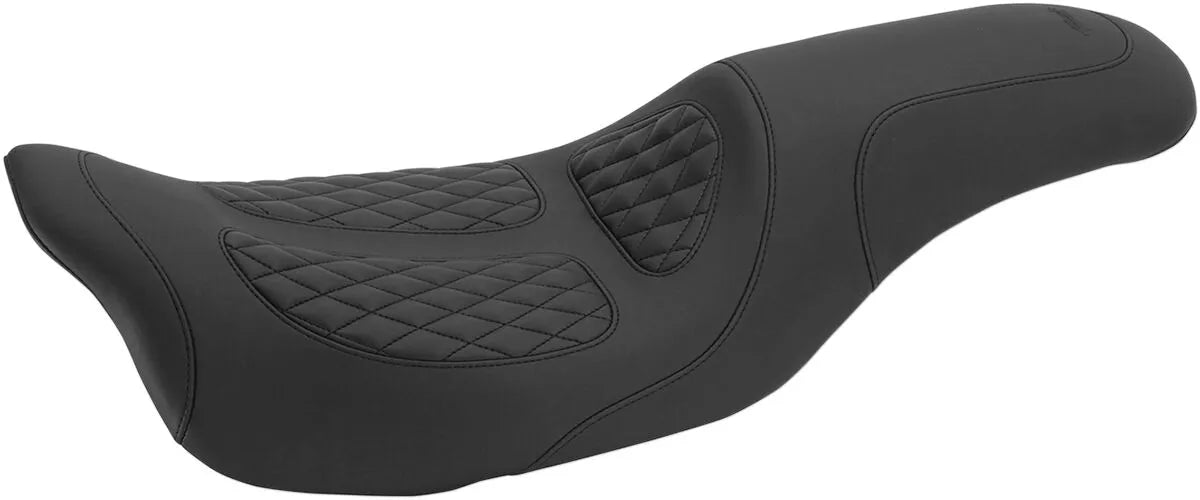 Mustang Dave Perewitz Signature Series Fastback 2-Up Seat Sadlar Harley Touring - PE08010843 bild 1 PMIMAGE:9208CE526A5F8CE45D01