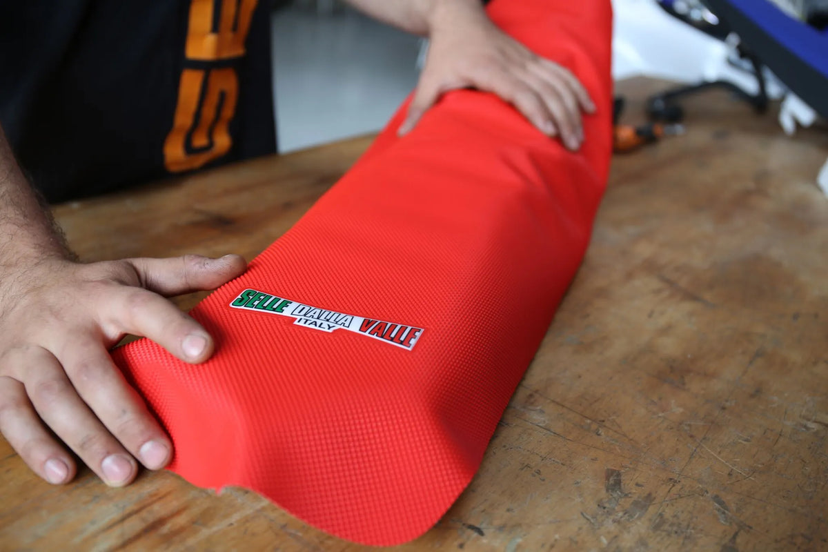 Selle Dalla Valle Super Grip Racing Seat Cover Sadelöverdrag - PE08213466 bild 3 PMIMAGE:7B81F187EA09200B0DE9