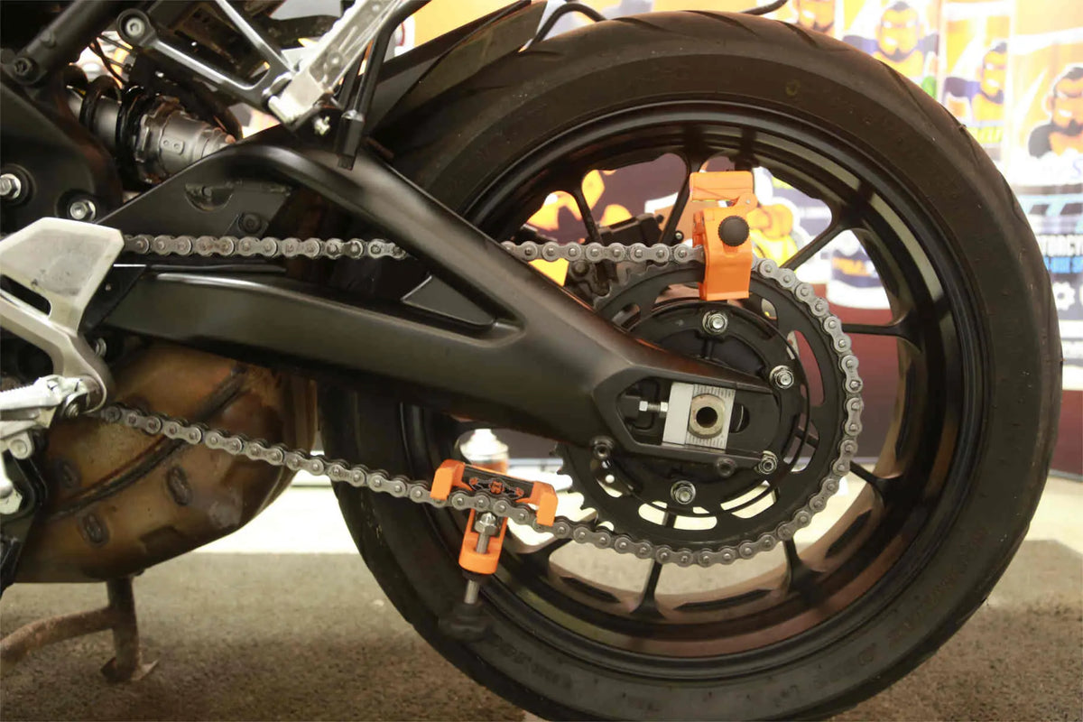 TRU-TENSION Motorcykelkedjespännare Verktygspaket - PE38060149 bild 2 PMIMAGE:FB95E6AD1E6C6E50D146