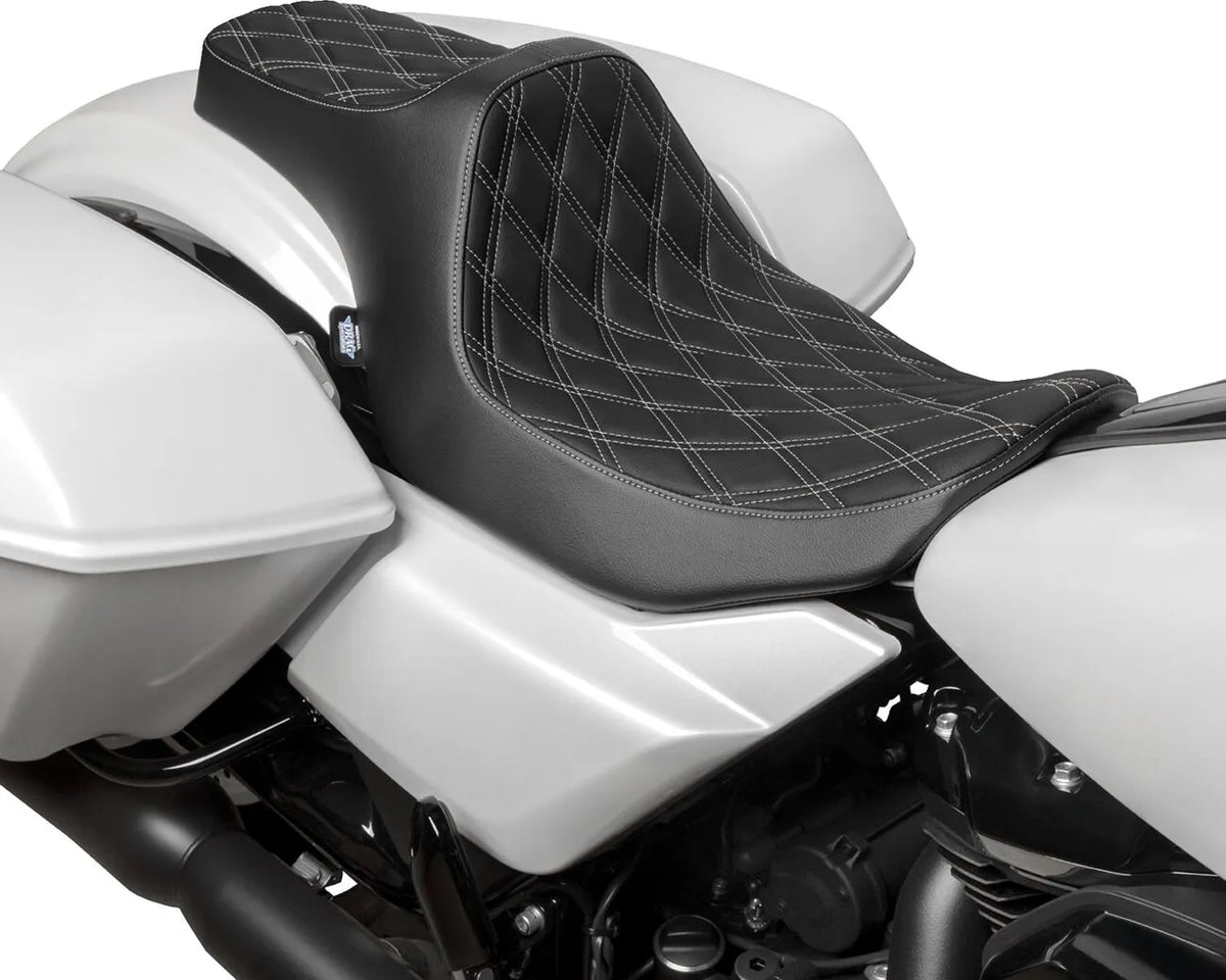 Drag Specialties Seats Extended Reach Predator III Seat Sadlar Harley Touring - PE08011919 bild 3 PMIMAGE:196204E00B7392E582D2