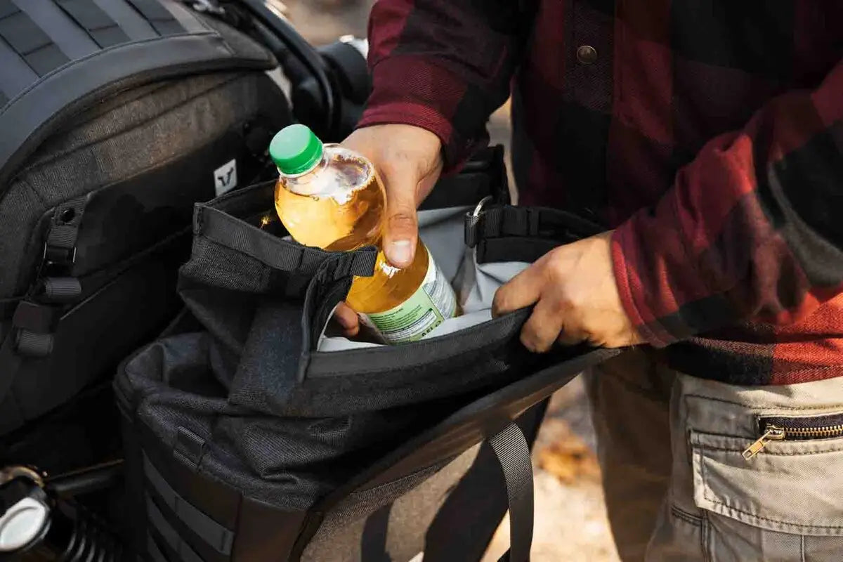 Sw Motech V-LOC Legend Gear Side Bag (11 Liters) Sidoväskor & tillbehör - PE35012294 bild 6 PMIMAGE:CB4C1FAAFE6B37BC844C