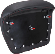 Mustang Chopped Tour-Pak® Sissy Bar Pad Ryggstöd för sadlar - PE08220641 bild 2 PMIMAGE:C64ECEC4FF67D8707D9B