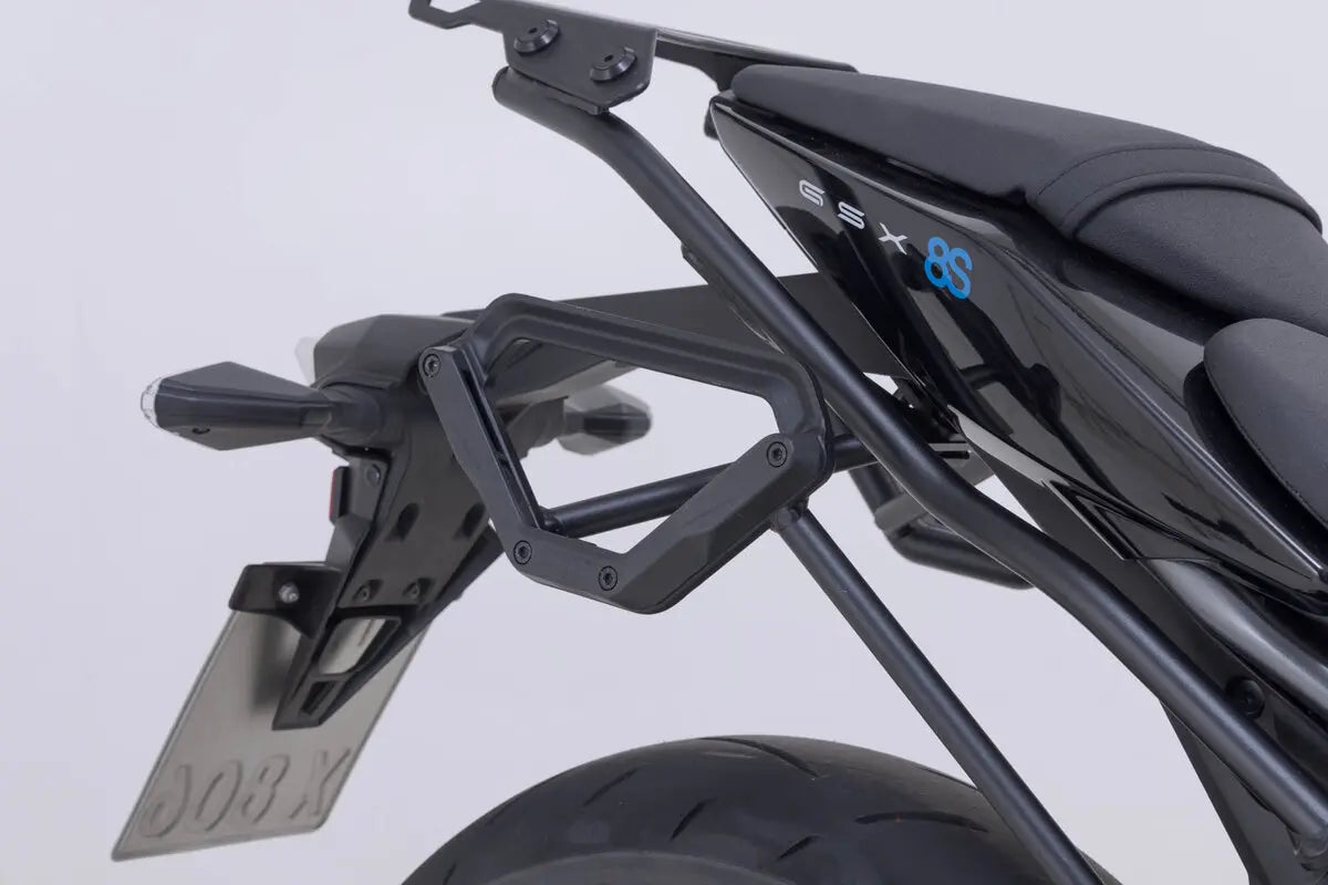 SW-MOTECH V-LOC sidofästen till Suzuki GSX-8T/GSX-8TT - PE15101377 bild 6 PMIMAGE:CD2EA2E1EBF822AE833E