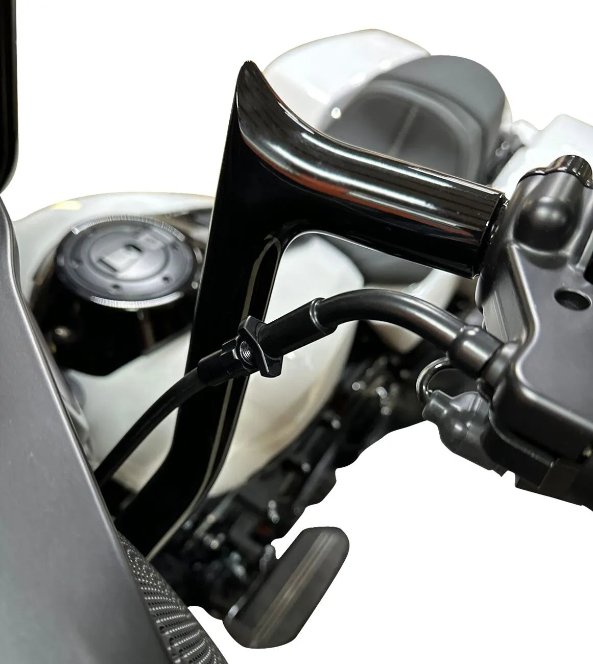 FAT BAGGERS INC. EZ Install Övre Kopplingsvajer FLTR/FLHX CVO 23-25 Svart 39"+2" - PE06621233 bild 4 PMIMAGE:B3823C6B1E2B68512756
