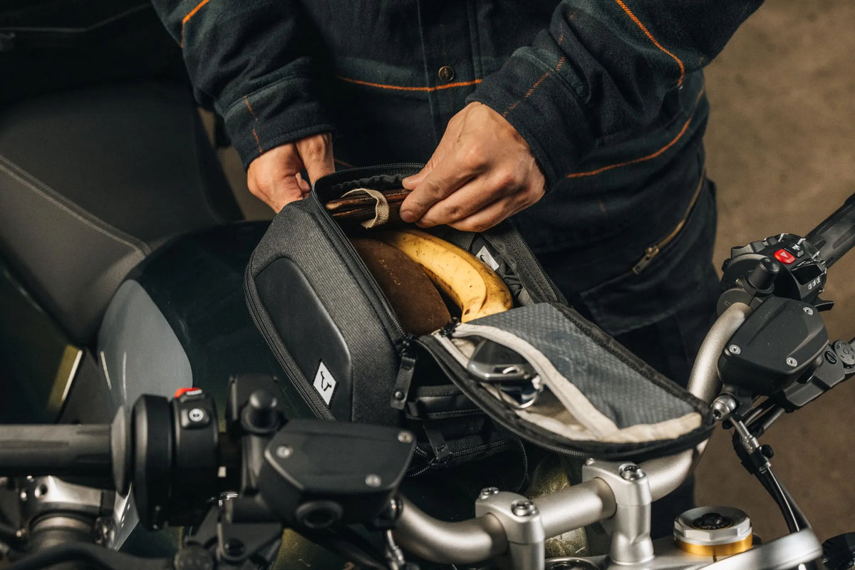 Sw Motech Legend Gear Strap-on Tank Bag LT2 Tankväskor & delar - PE35020757 bild 7 PMIMAGE:F1BE483A11103652F7C8