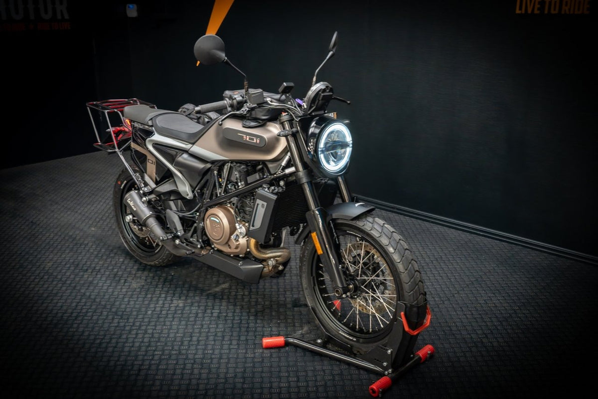 Husqvarna Svartpilen 701 2020 SAN06B – bild 2