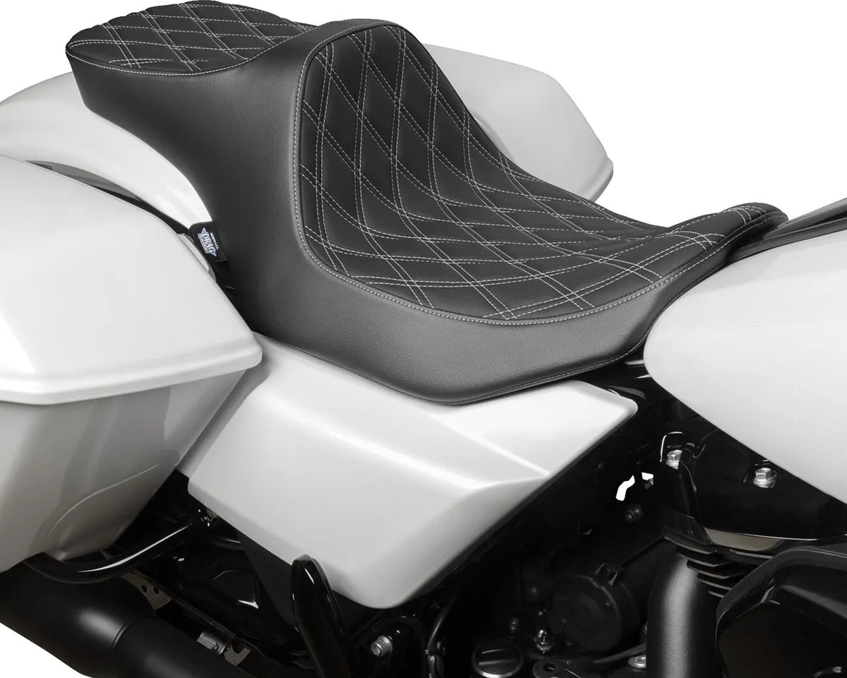 Drag Specialties Seats Extended Reach Predator III Seat Sadlar Harley Touring - PE08011932 bild 4 PMIMAGE:3DE9E93AD3071160BB28