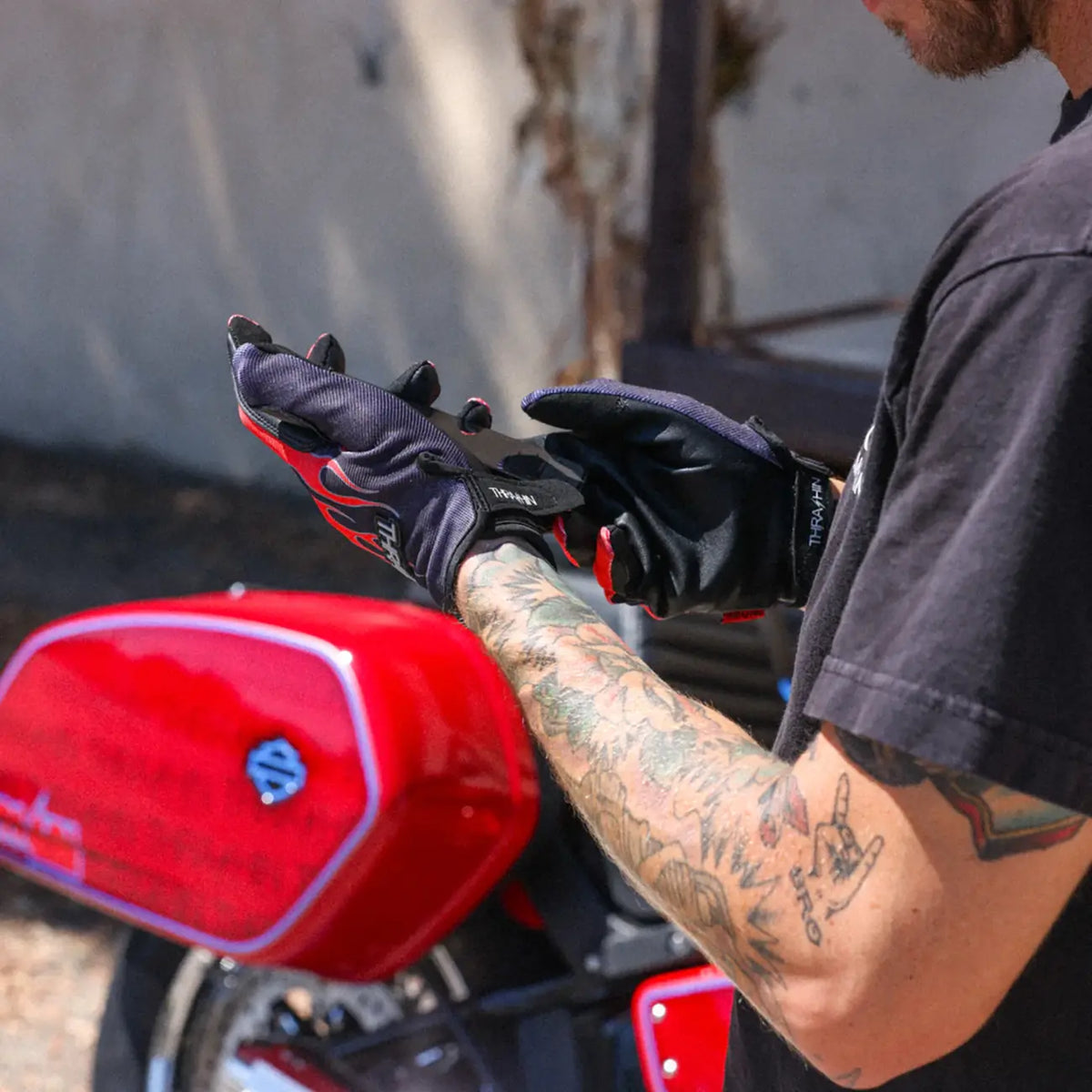 Thrashin Supply Co Stealth Leather Palm Flame Street sport handskar herr - PE33015366 bild 6 PMIMAGE:637E35824B6ABC002B06