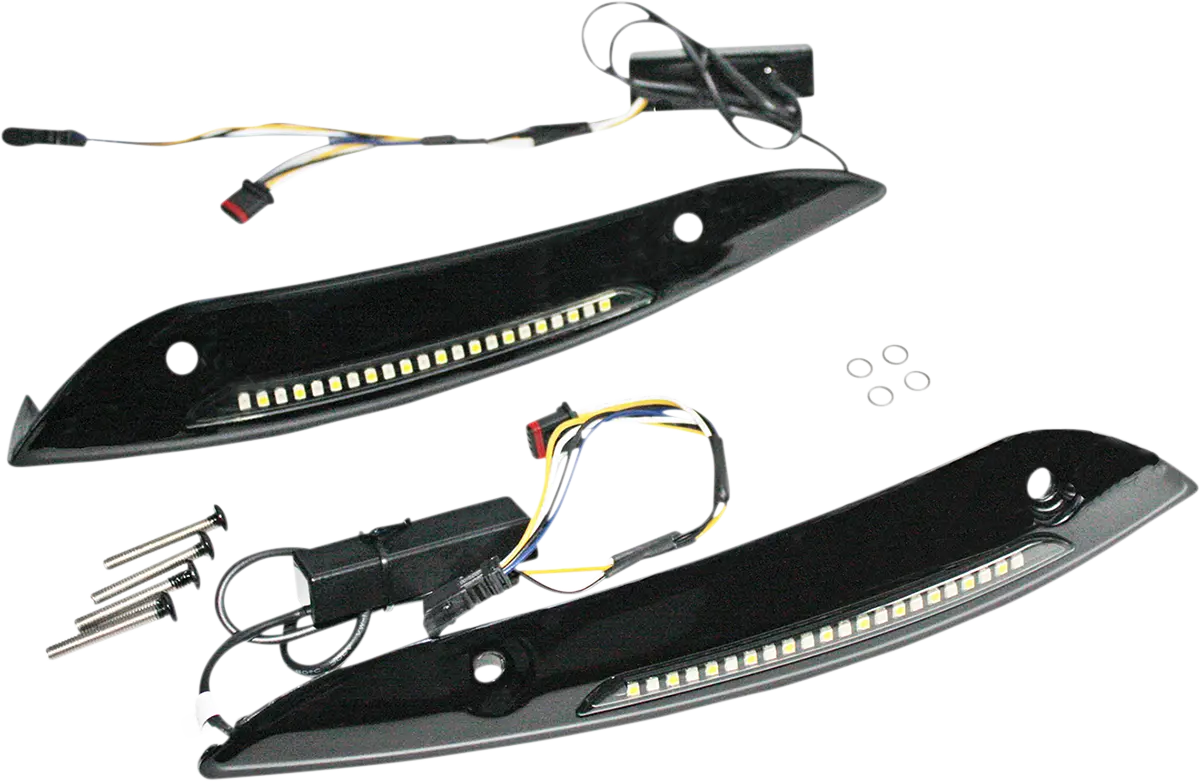 CUSTOM DYNAMICS Genesis® 4 LED Road Glide® Vindruta List - PE20402816 bild 8 PMIMAGE:9643D10DC18DCD9790EC