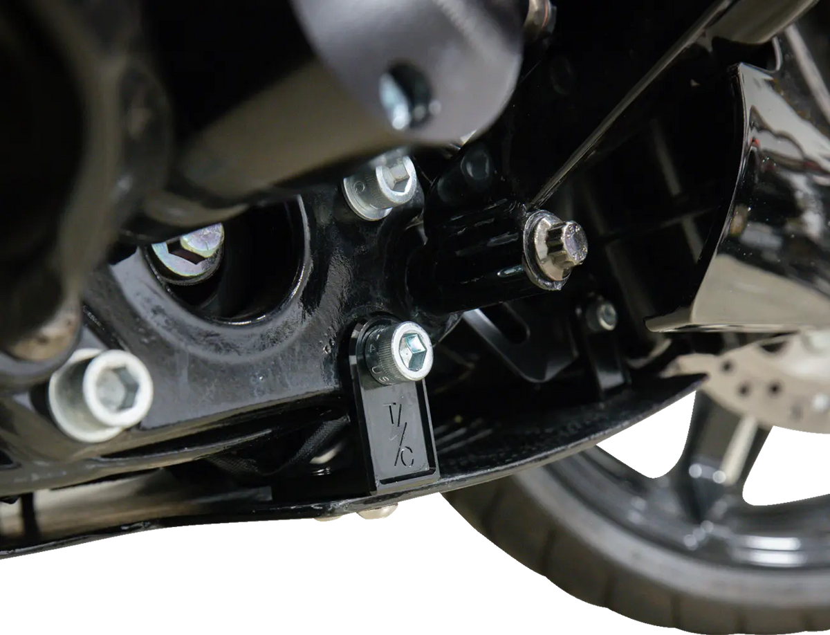 Thrashin Supply Co Forged Carbon Fiber Skid Plate Motorskydd - PE05062532 bild 8 PMIMAGE:8CB14D93B3CE20526E16