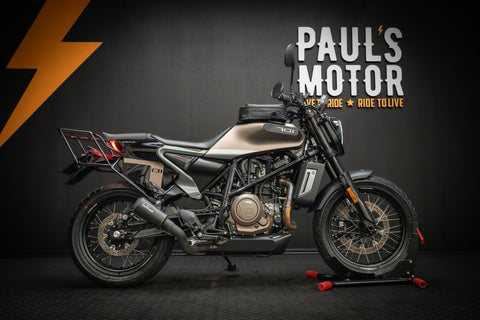 Husqvarna Svartpilen 701 *LeoVince*