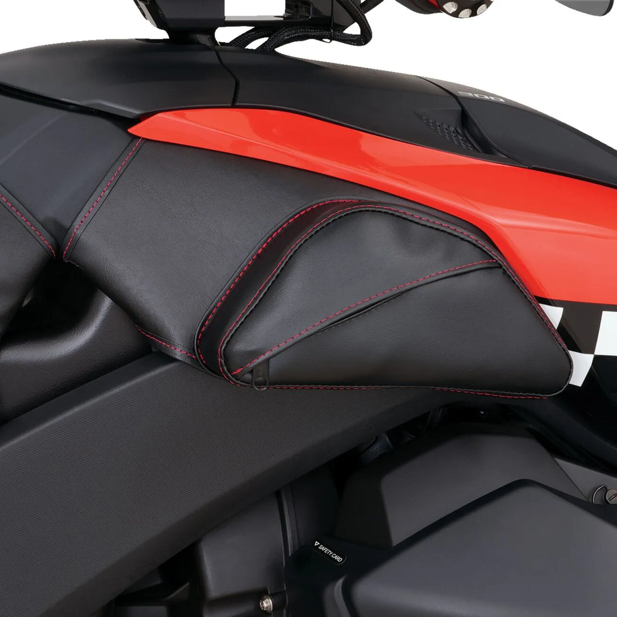 SHOW CHROME Dual Side Tank Pouch för Ryker - PE35020554 bild 3 PMIMAGE:E89D251FBAF43712EA73