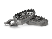AKRAPOVIC Titanium fotpinnar för Honda Africa Twin - PE16202792 bild 1 PMIMAGE:BBAB10E3C4D5984BDF22