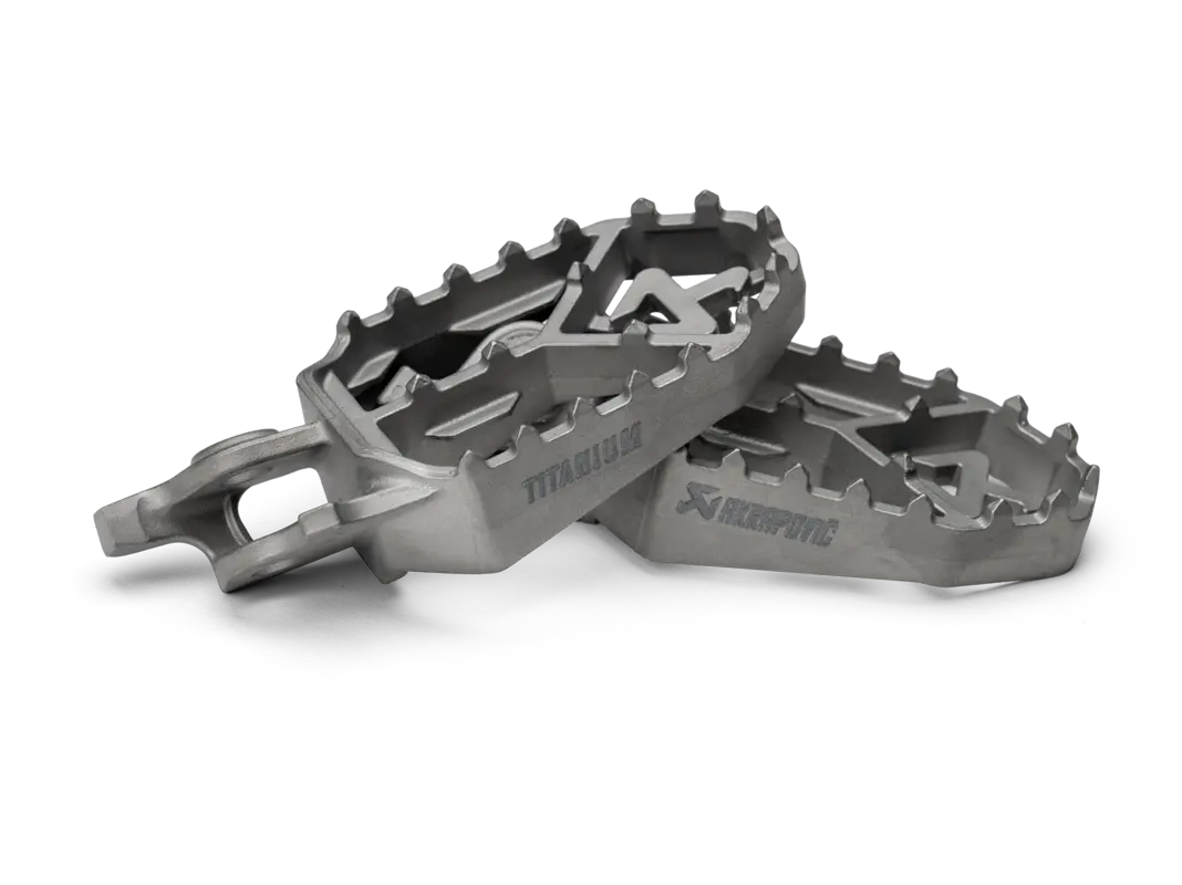 AKRAPOVIC Titanium fotpinnar för Honda Africa Twin - PE16202792 bild 1 PMIMAGE:BBAB10E3C4D5984BDF22