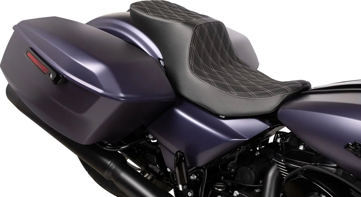 Drag Specialties Seats Extended Reach Predator III Seat Sadlar Harley Touring - PE08011949 bild 4 PMIMAGE:C5AF2AACA6987603A5A6