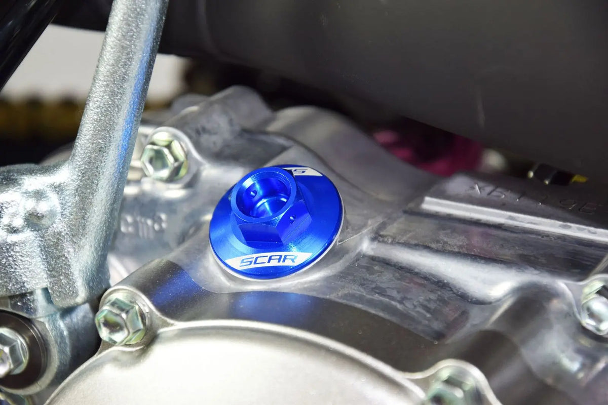 Scar Racing Oil Filler Cap Motorkåpor - PE09401598 bild 1 PMIMAGE:54646FFFE2F22A15A328