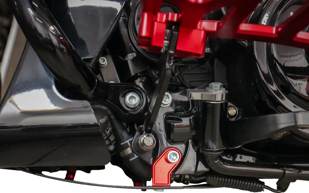 Thrashin Supply Co Forged Carbon Fiber Skid Plate Motorskydd - PE05062533 bild 10 PMIMAGE:CD8A08EAA7D012147CB1