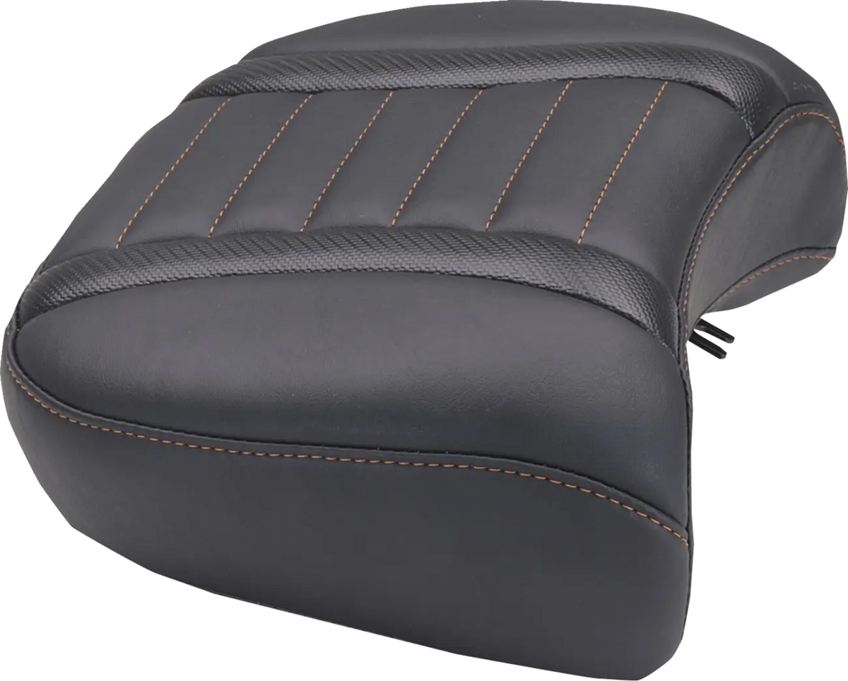 Mustang Wide Deluxe Touring Passenger Seat Sadlar Harley Touring - PE08012121 bild 1 PMIMAGE:7B508386C08BC4D8D64E